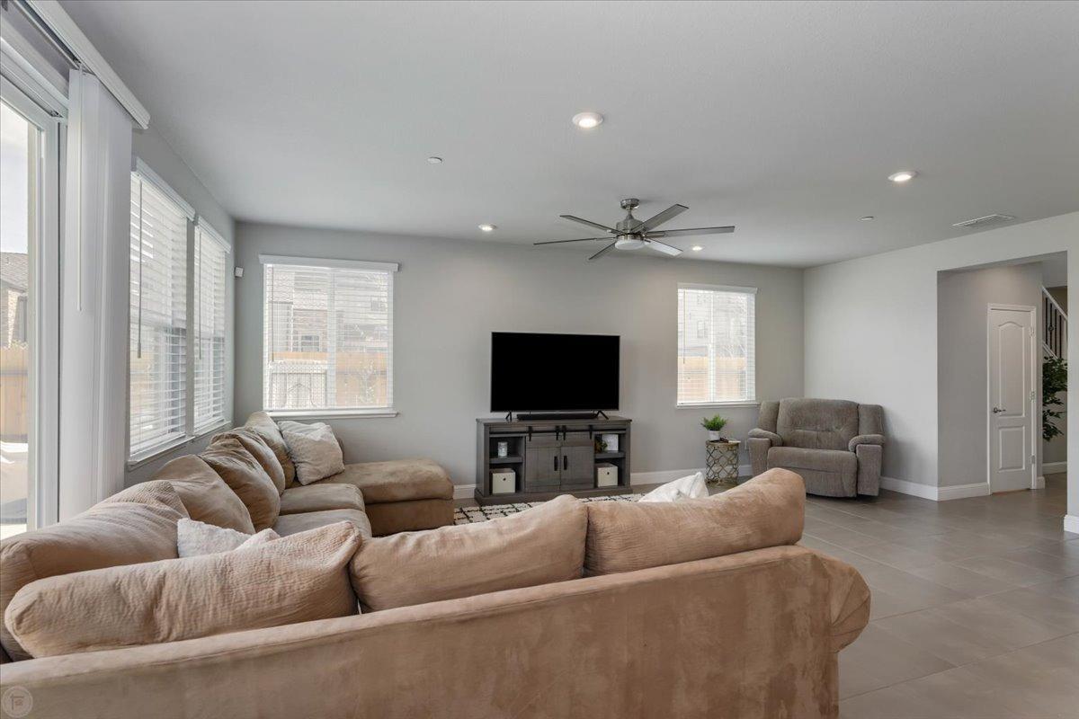 2601 Carnation Way