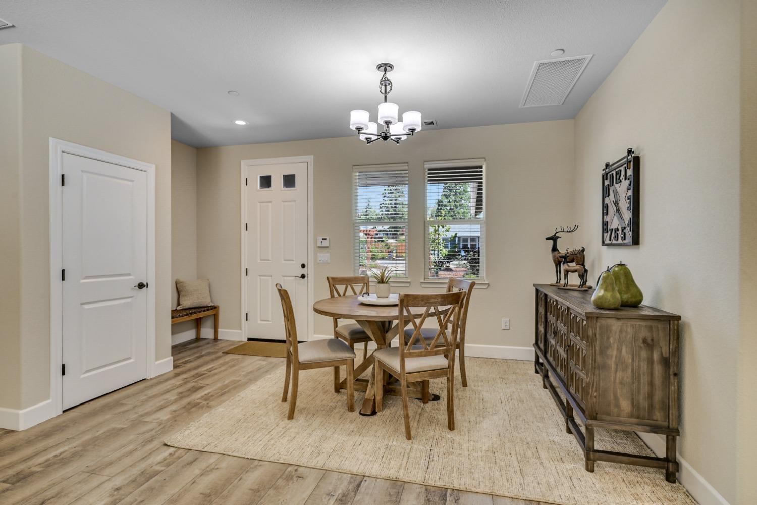 98 Creekside Court