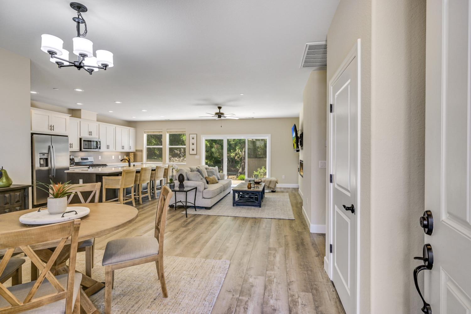 98 Creekside Court