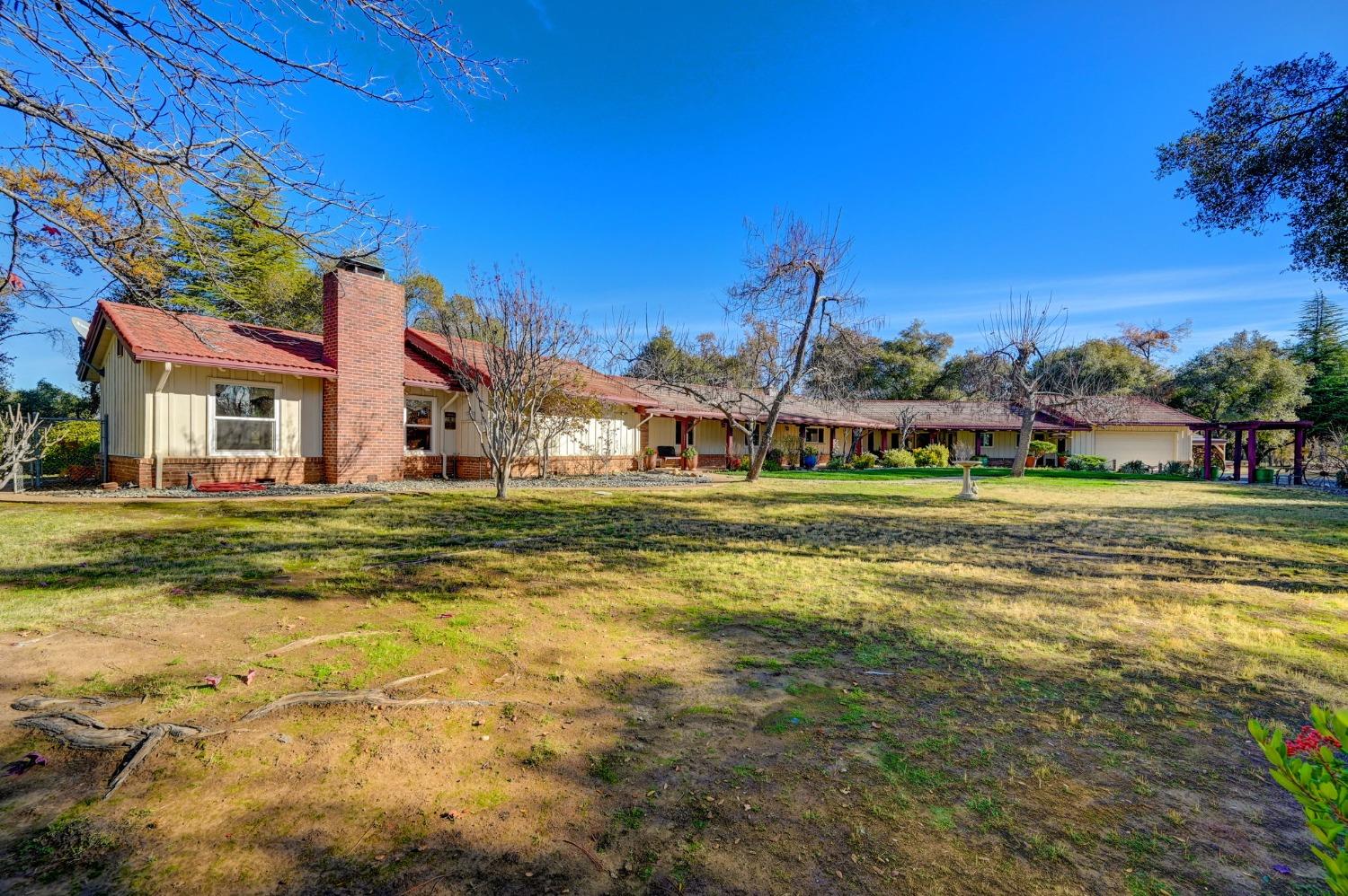 713 Fairoaks Lane