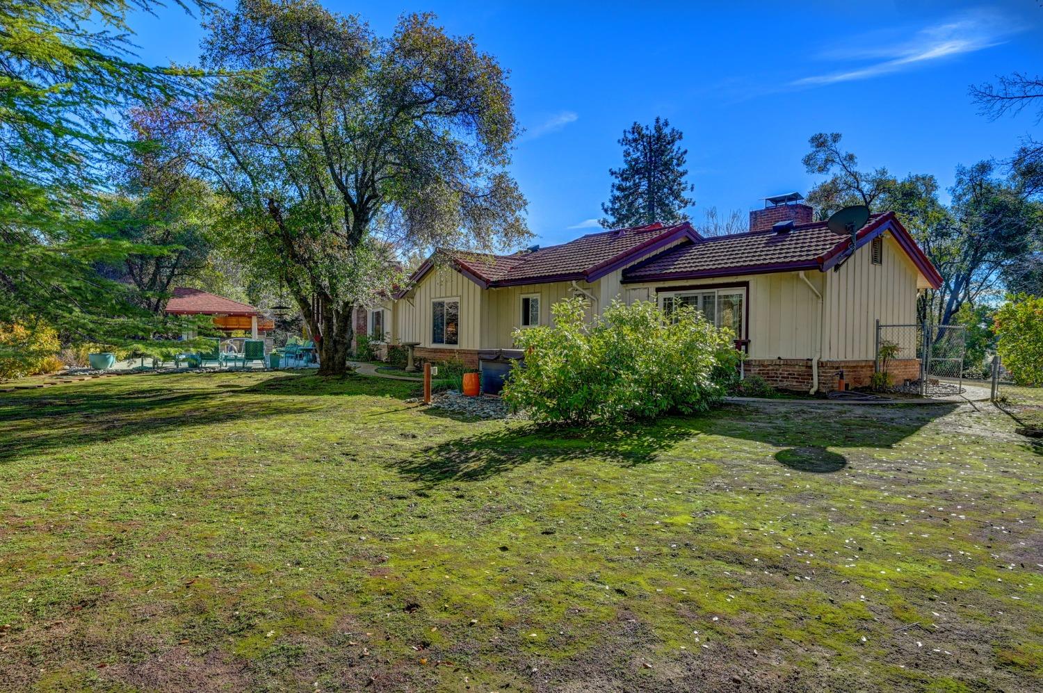713 Fairoaks Lane