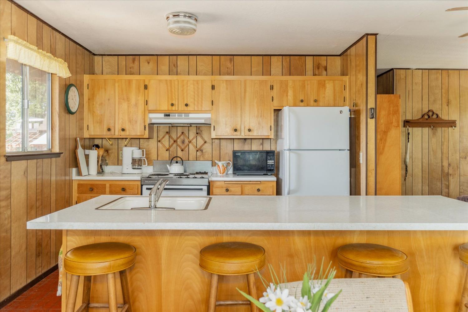 1937 Manzanita Drive