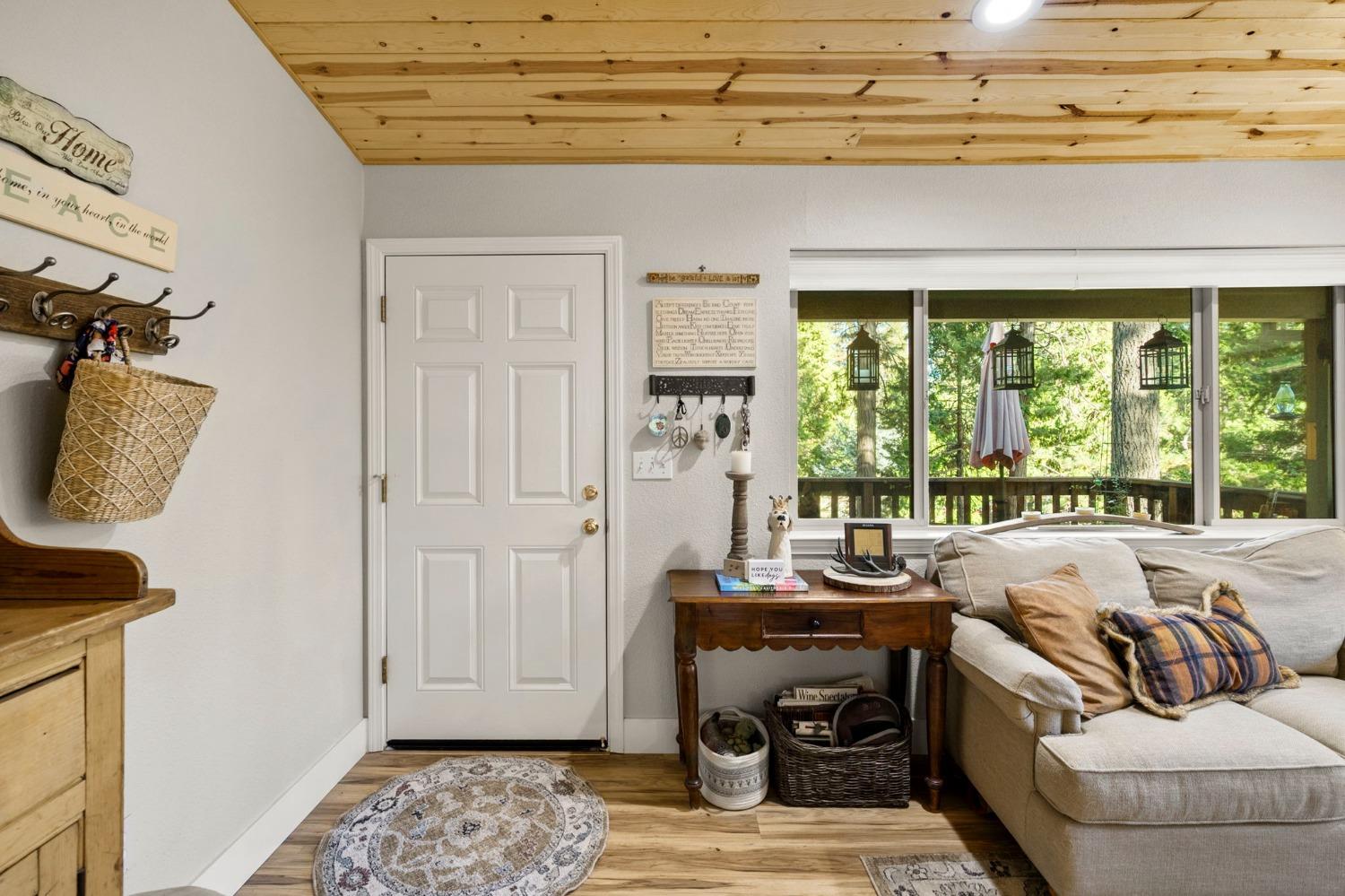 2767 Quartz Drive