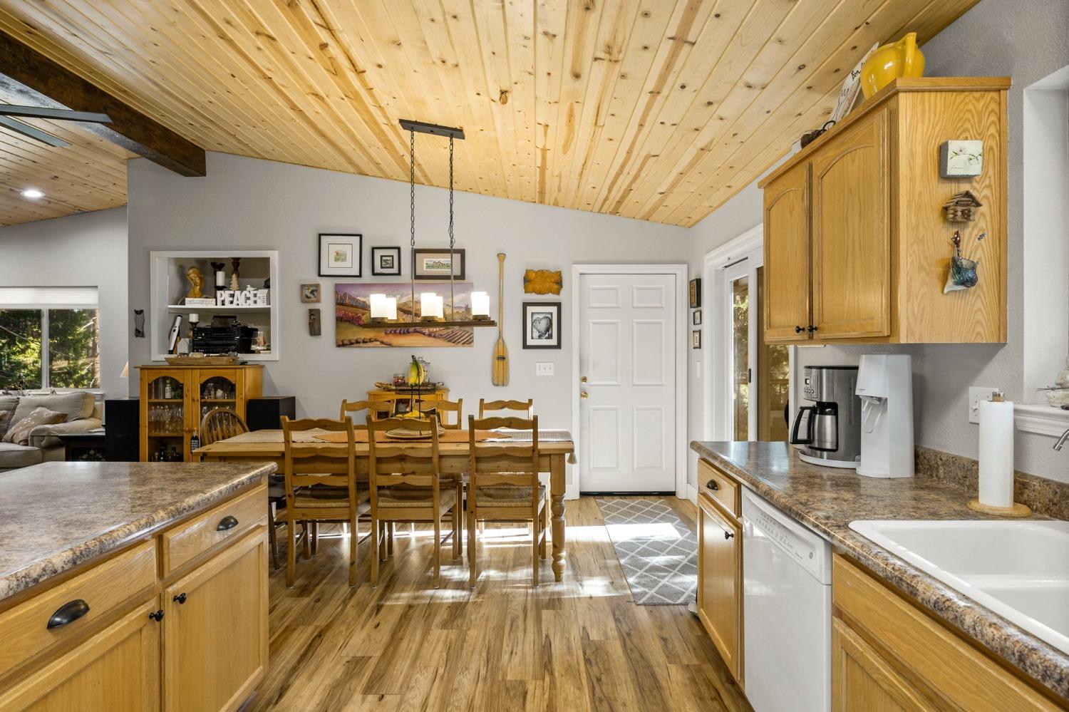 2767 Quartz Drive