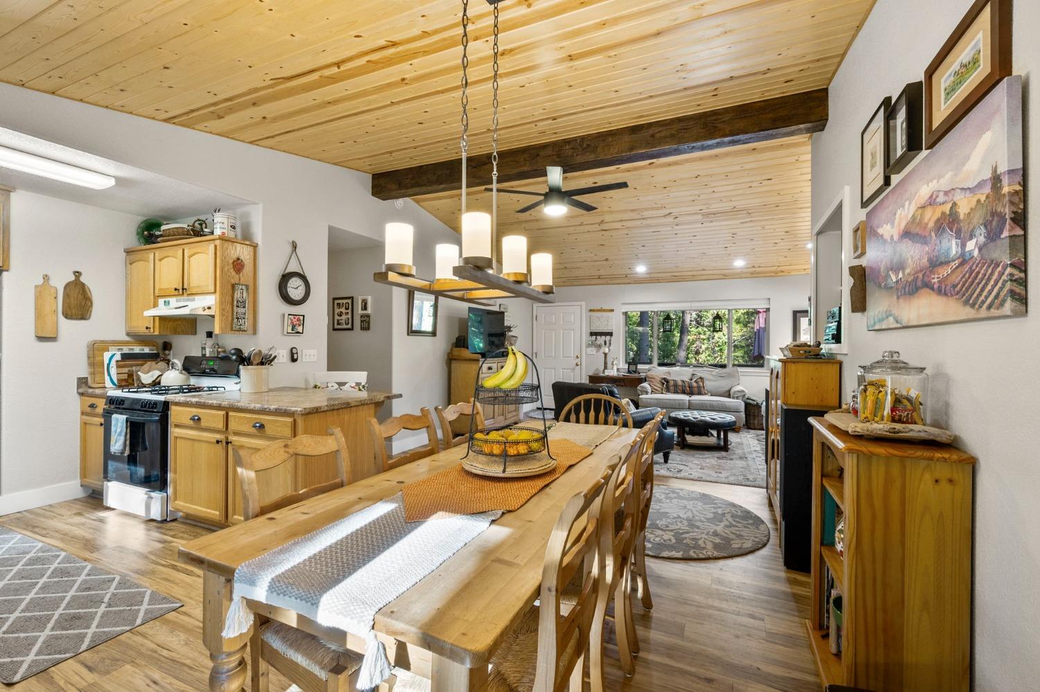 2767 Quartz Drive