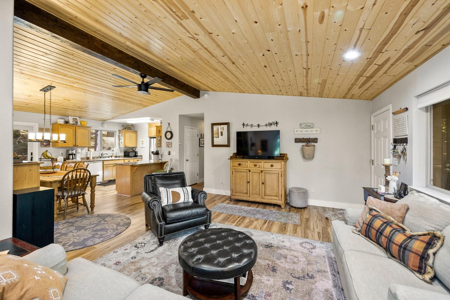 2767 Quartz Drive