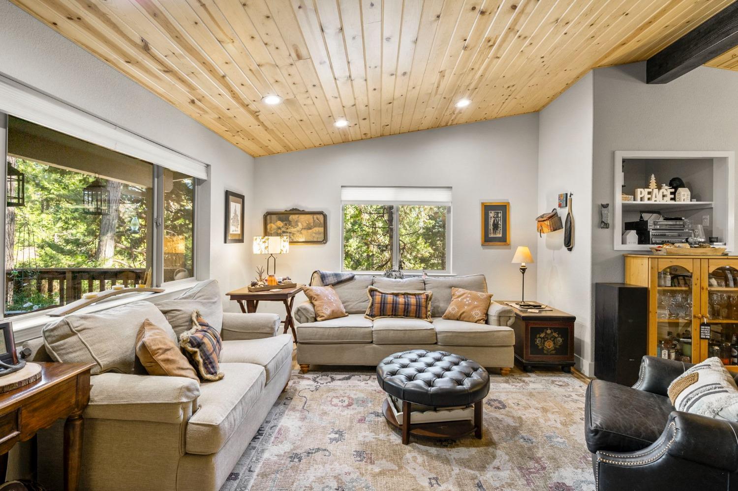 2767 Quartz Drive