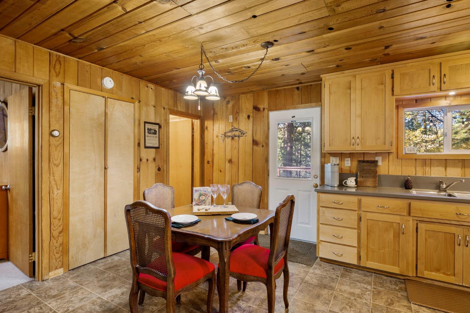 2534 Middle Drive