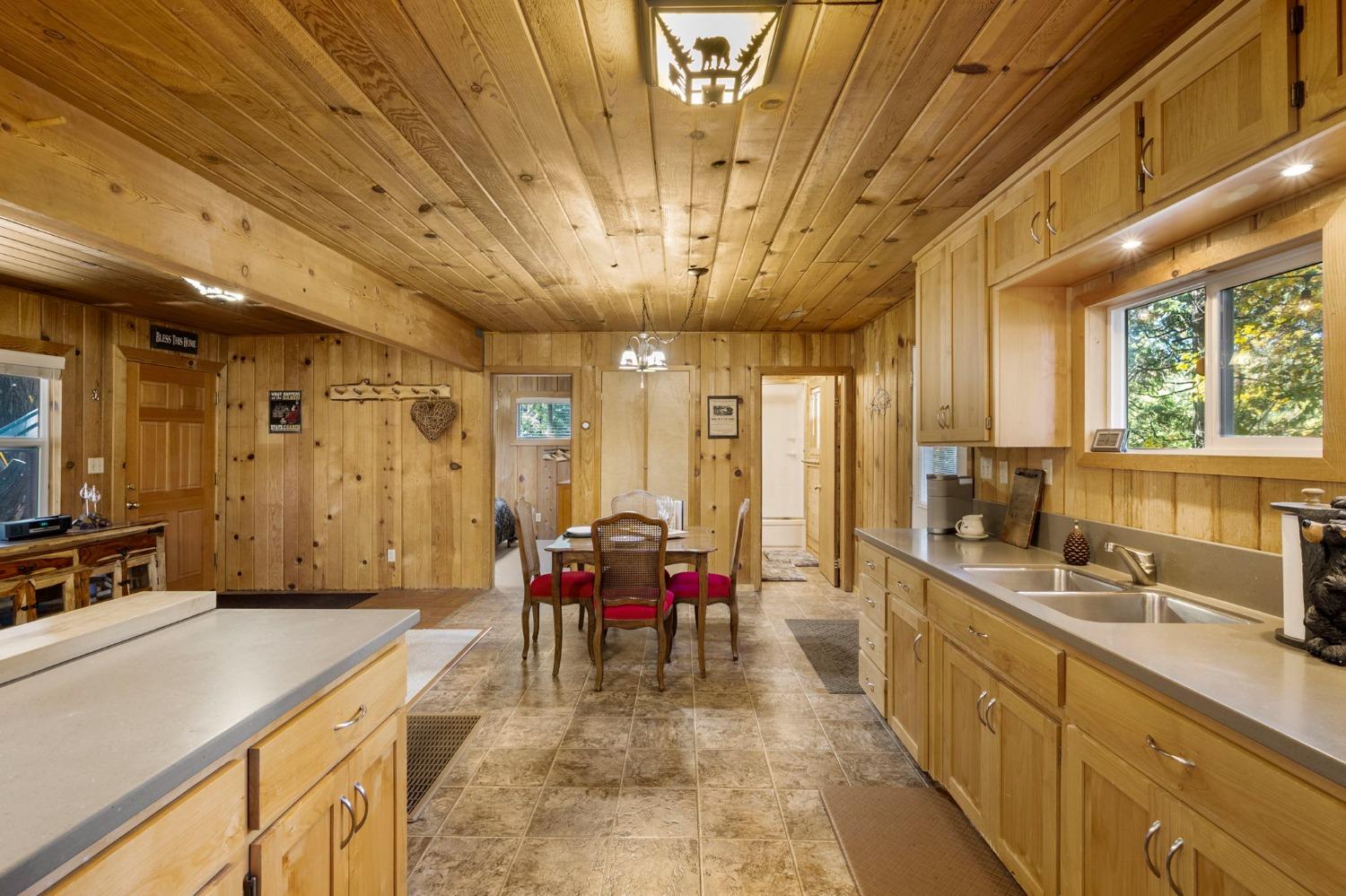 2534 Middle Drive