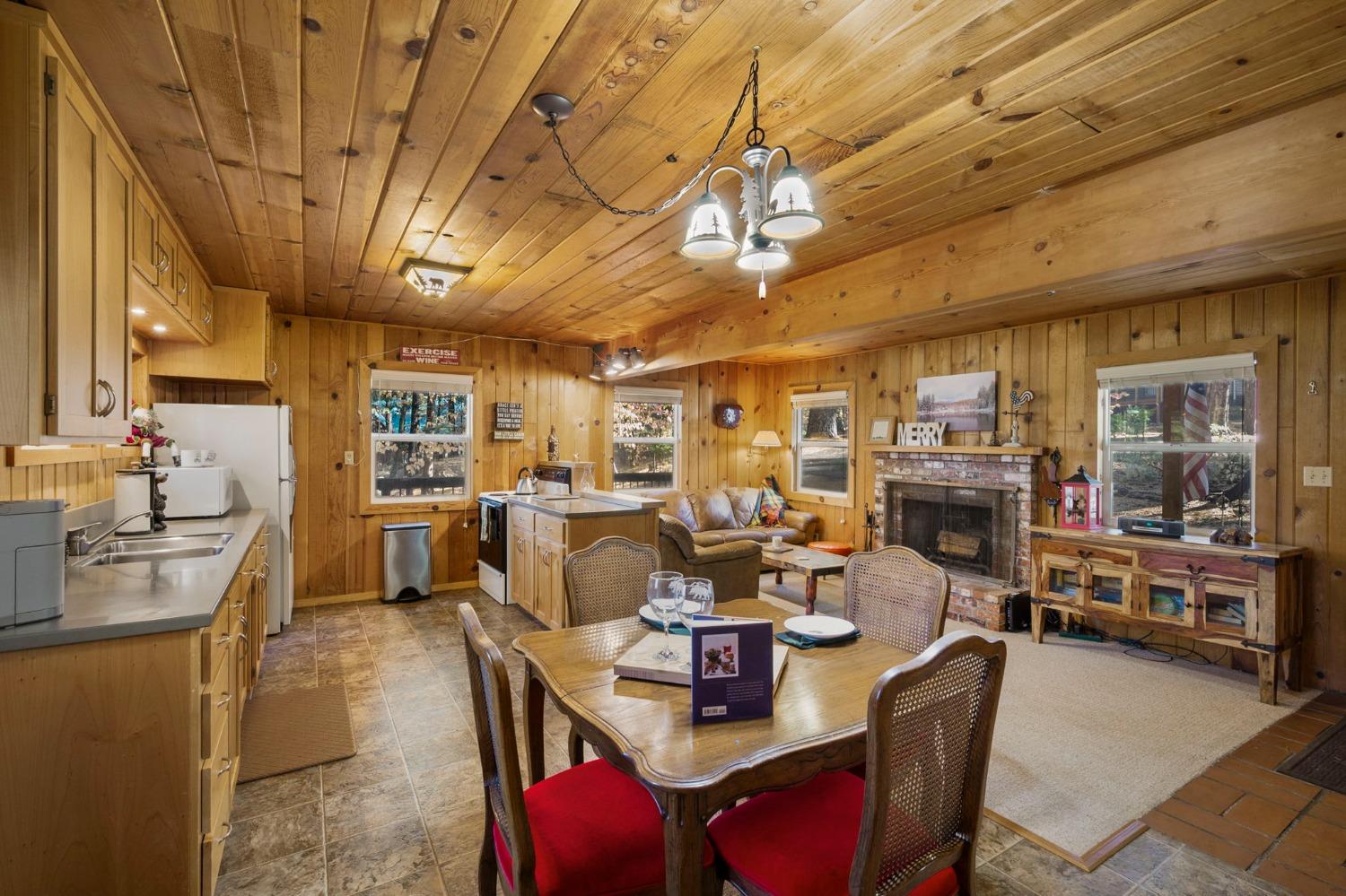2534 Middle Drive