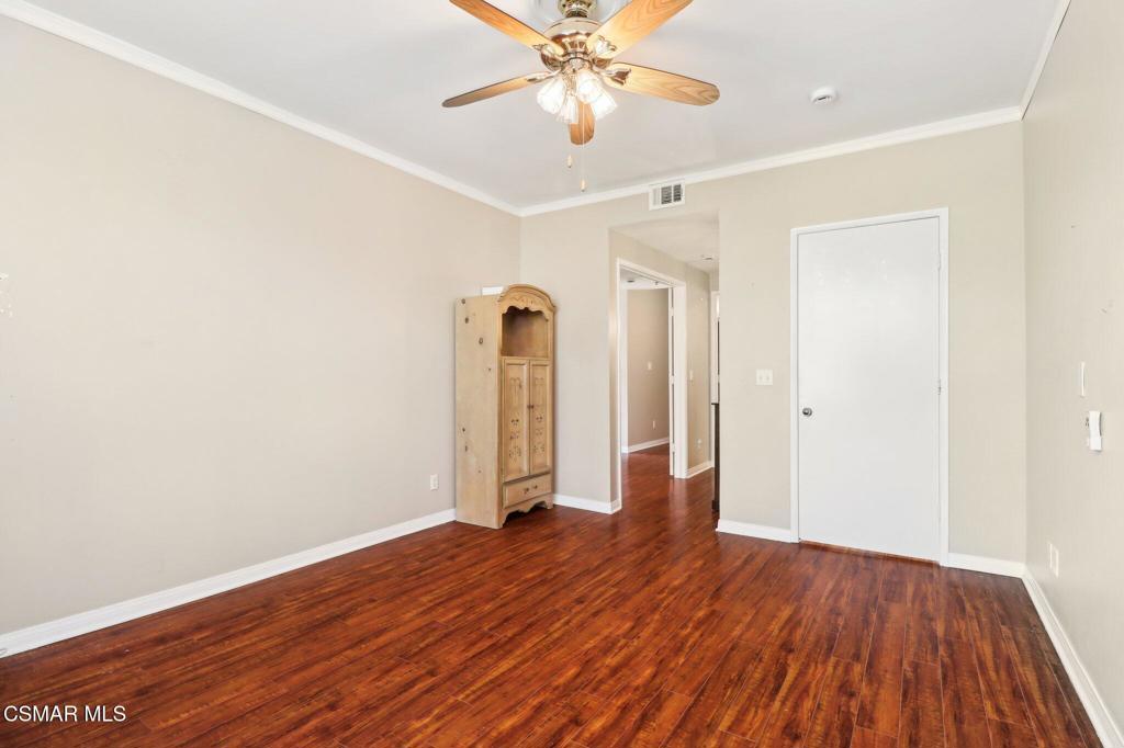 5350 White Oak Avenue 308