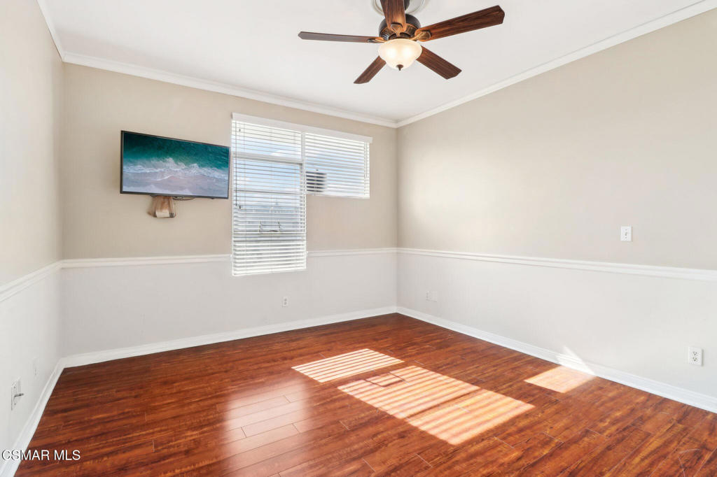 5350 White Oak Avenue 308