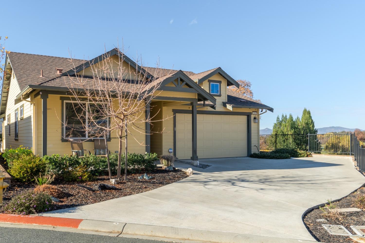 616 Edgewood Loop