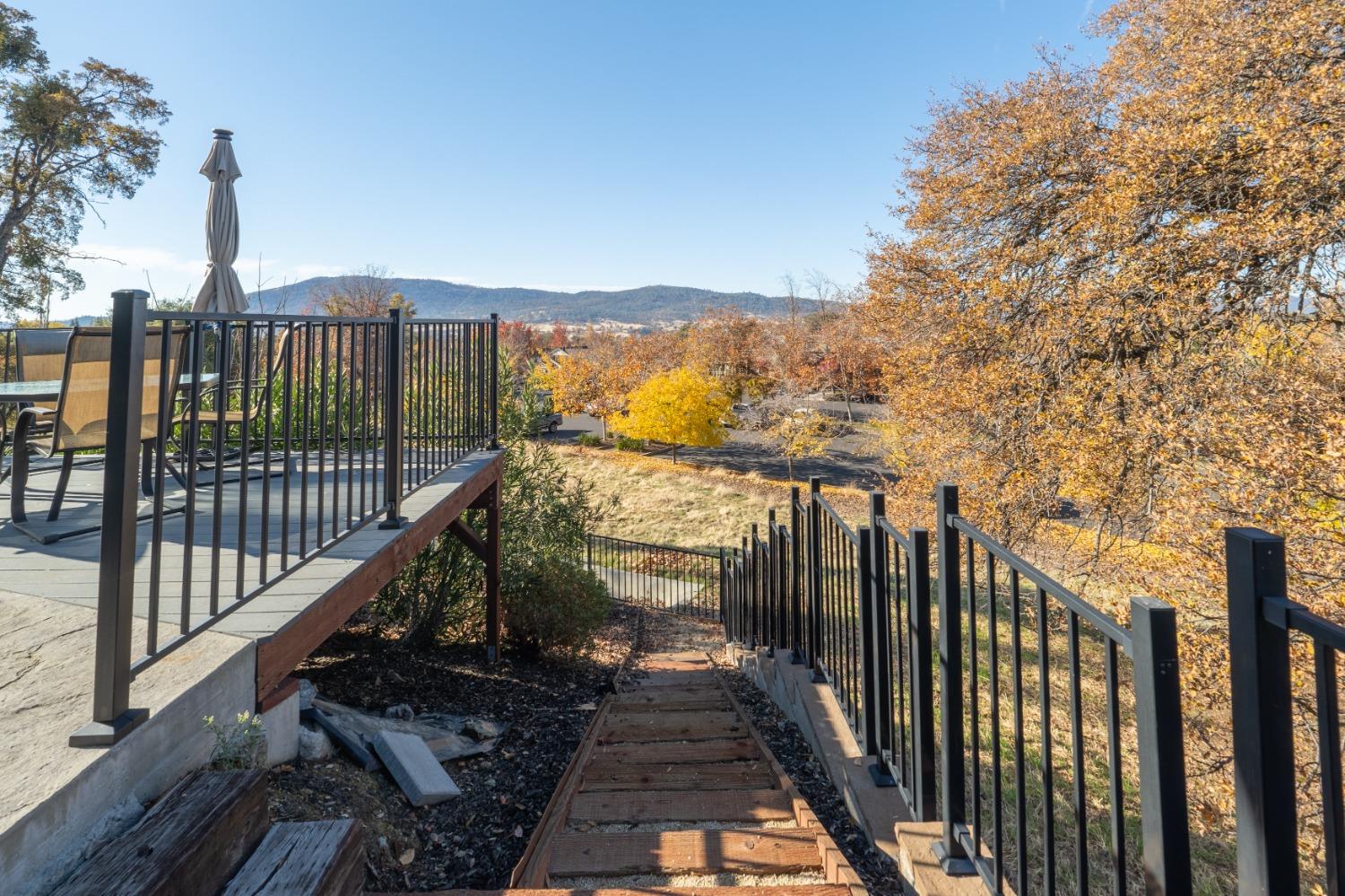 616 Edgewood Loop