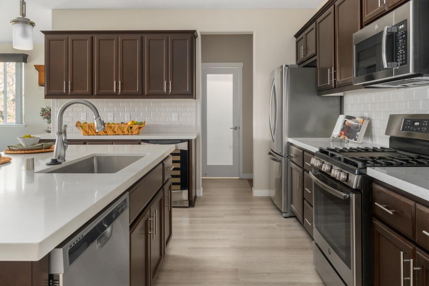 616 Edgewood Loop