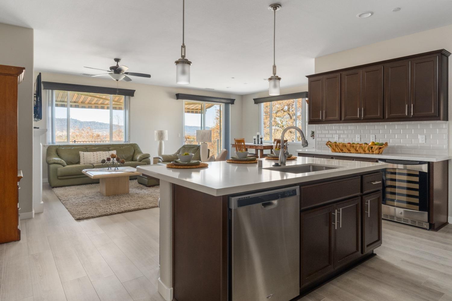 616 Edgewood Loop