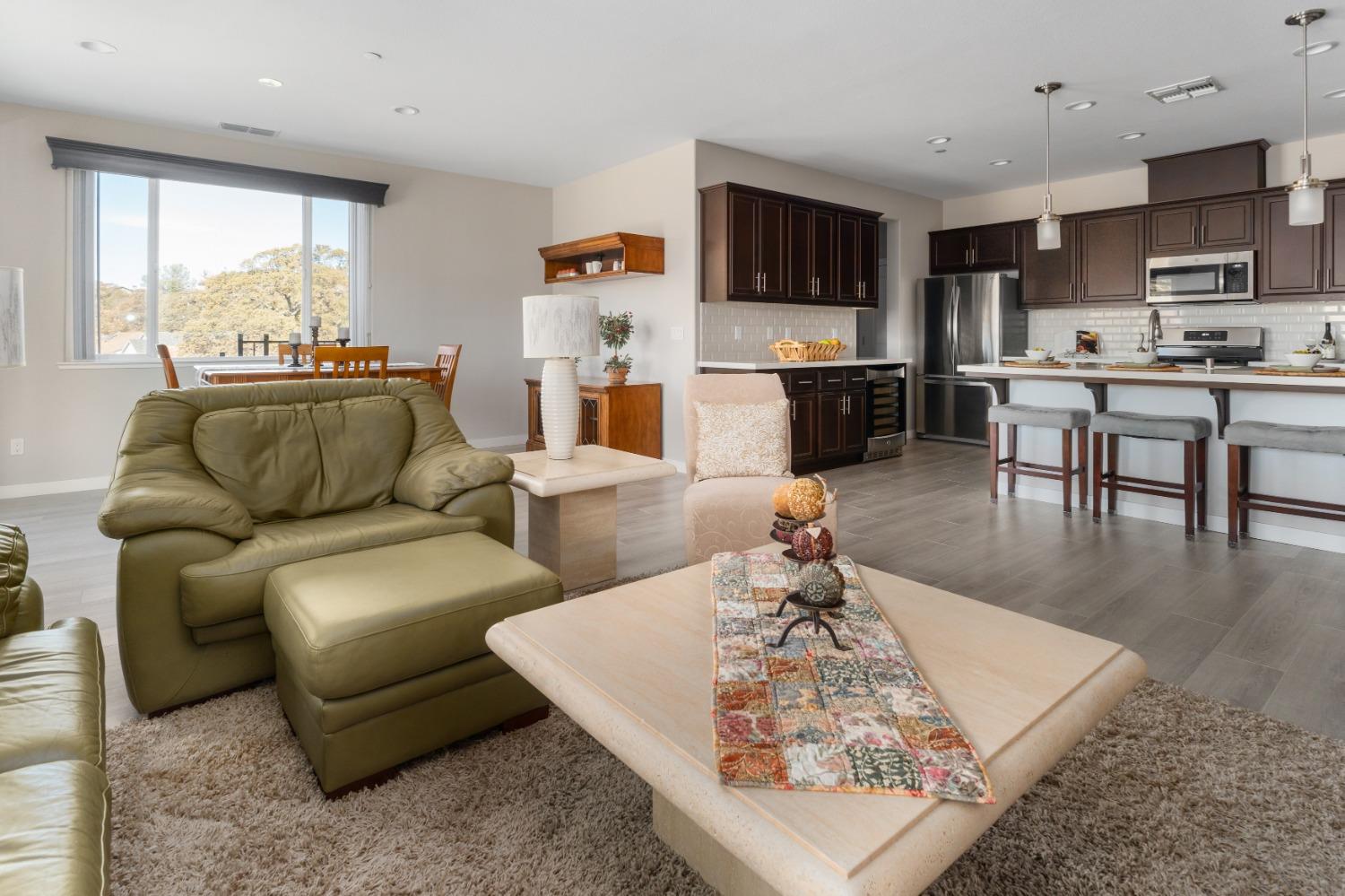 616 Edgewood Loop