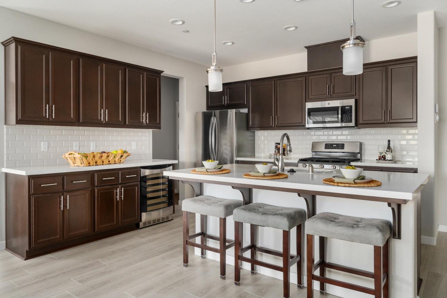 616 Edgewood Loop