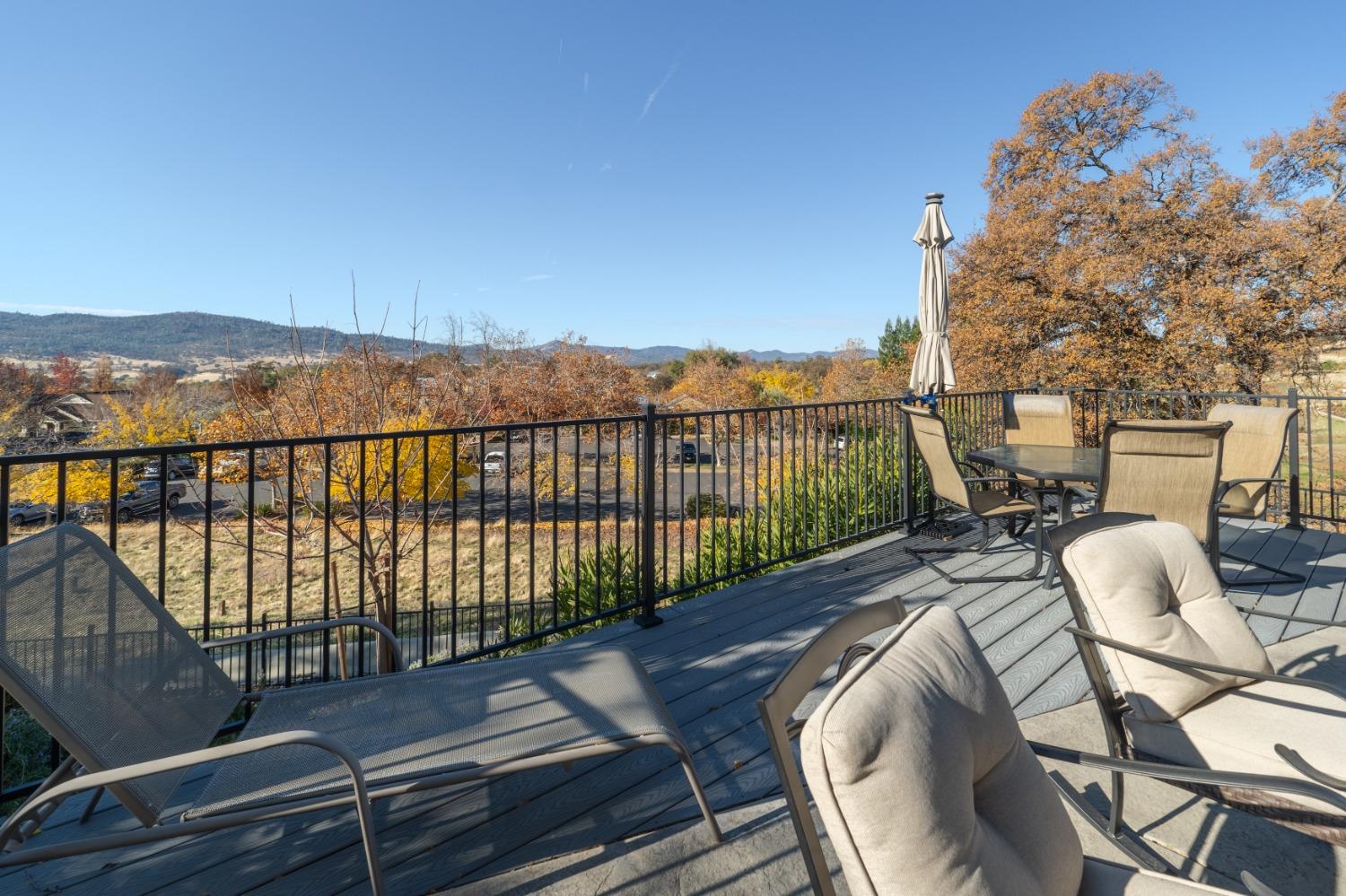 616 Edgewood Loop