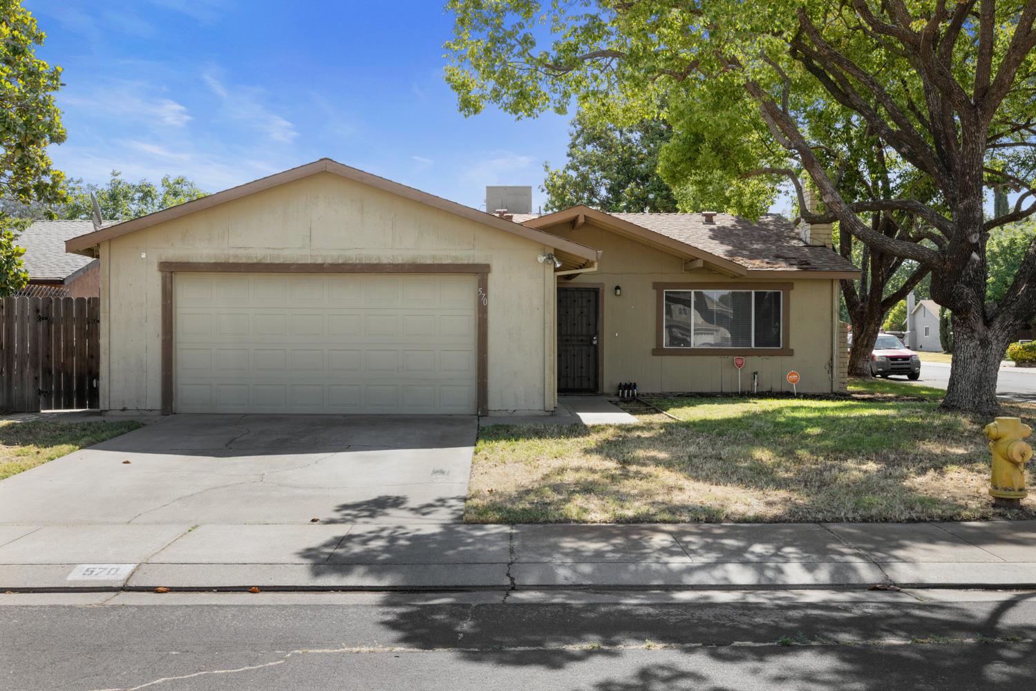 570 Camelia Lane