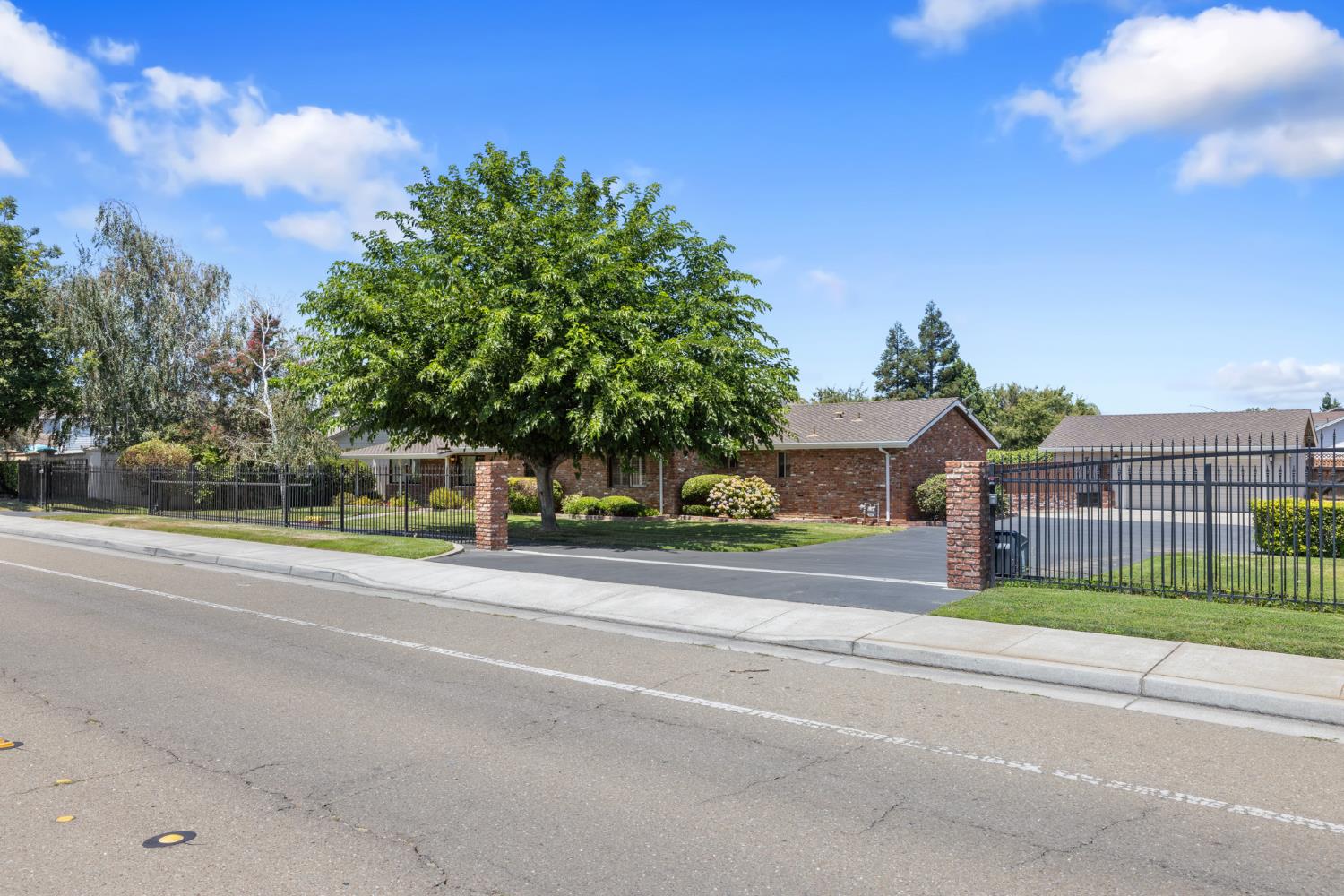 1287 W Valpico Road