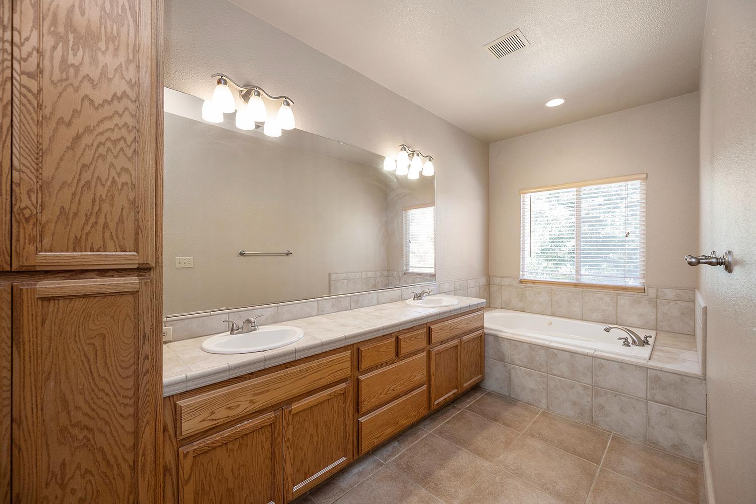9300 Buckeye Lane