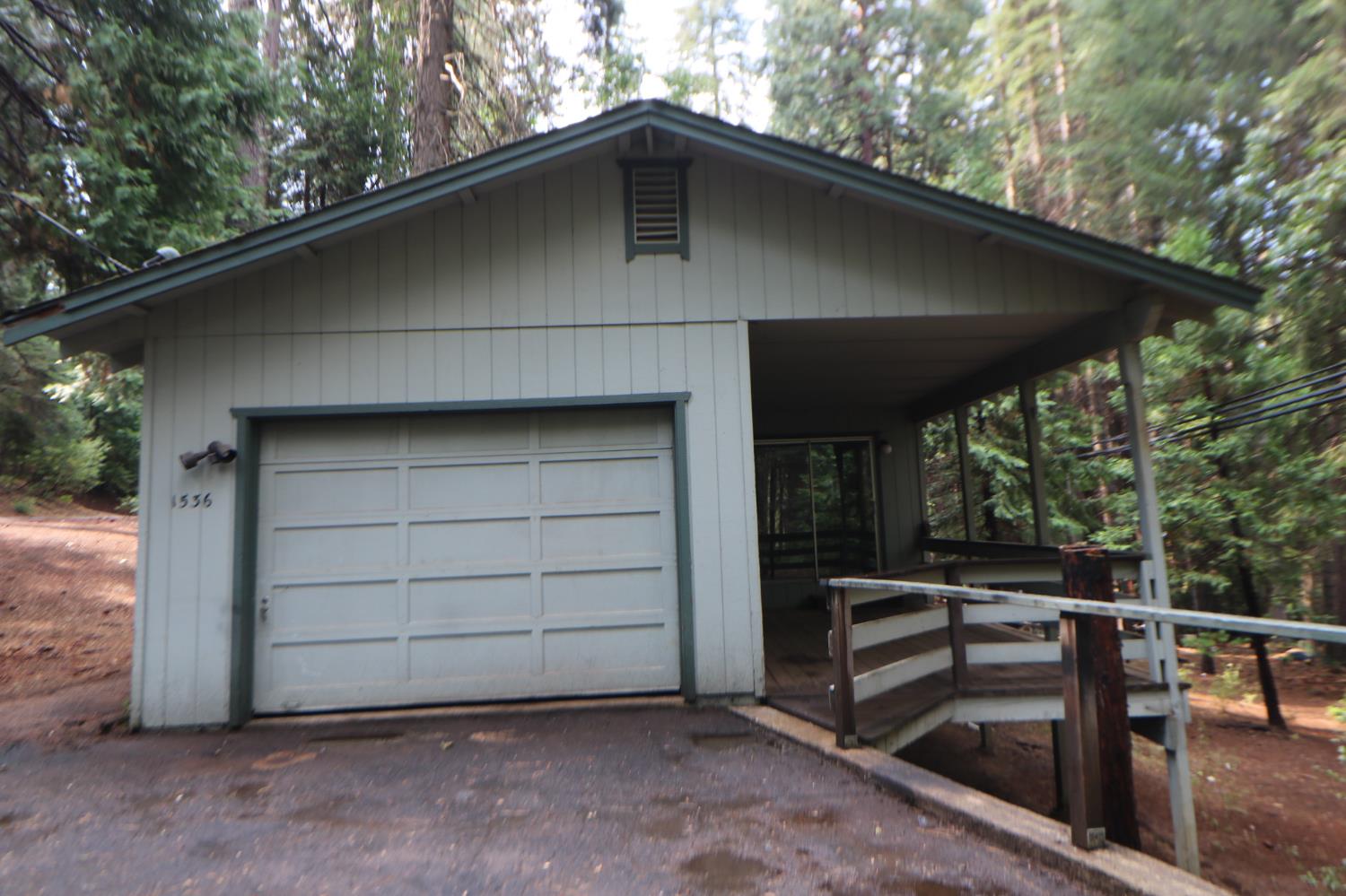 1536 Meadowview Drive