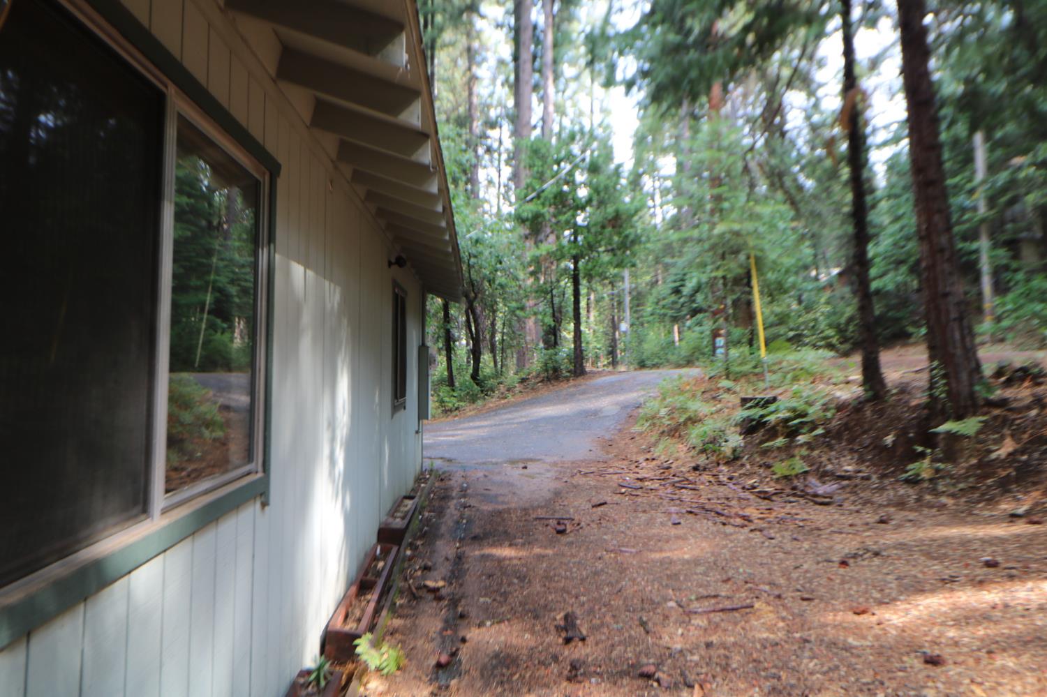 1536 Meadowview Drive