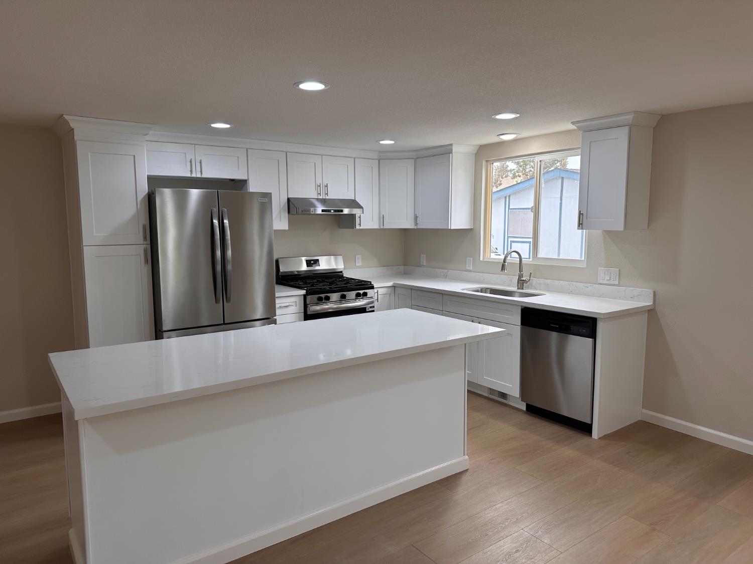812 W Clover Road 74