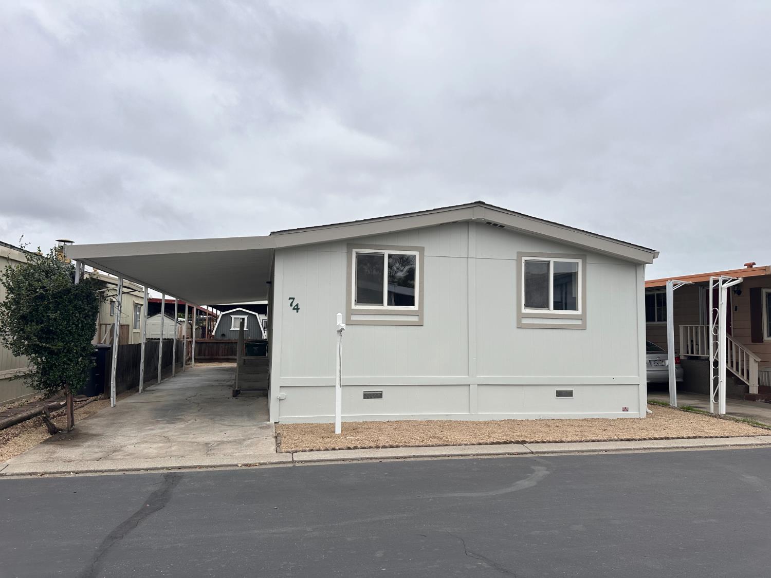 812 W Clover Road 74