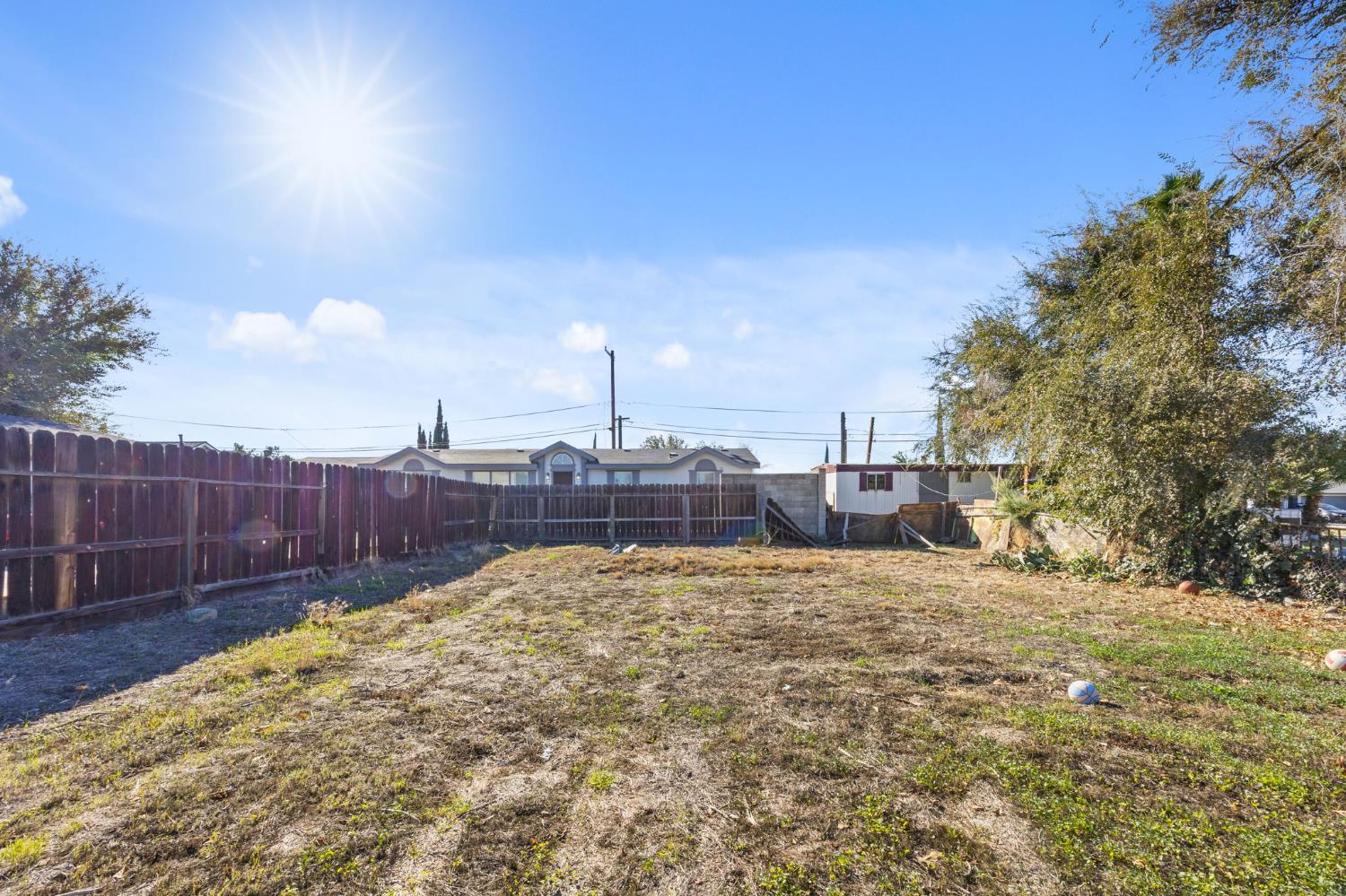 110 E Kavanagh Avenue