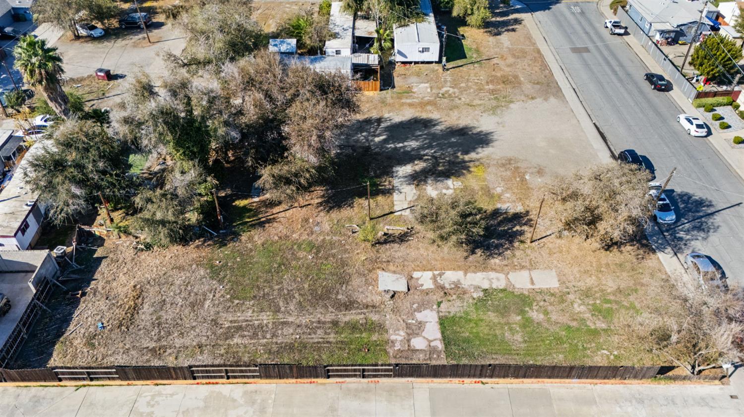 110 E Kavanagh Avenue