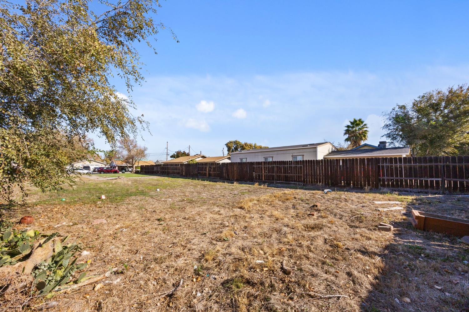 110 E Kavanagh Avenue