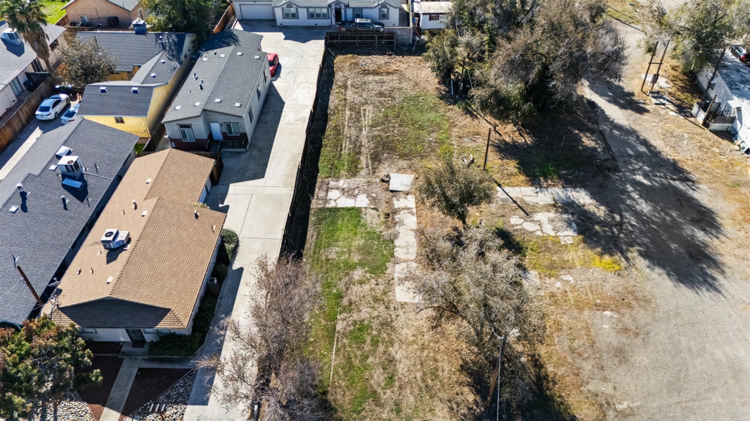 110 E Kavanagh Avenue