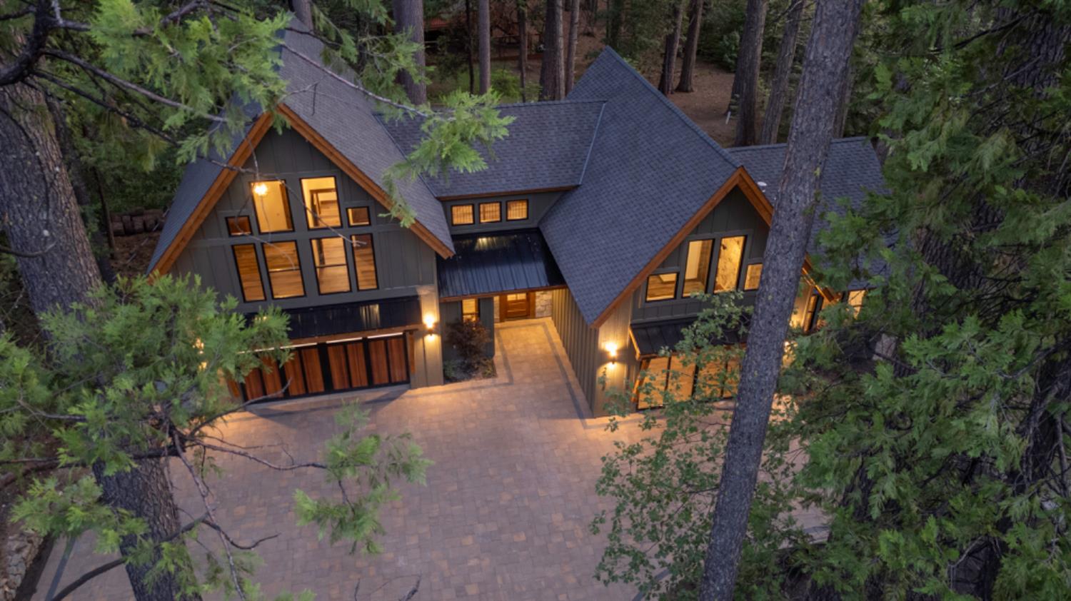 2044 Douglas Drive