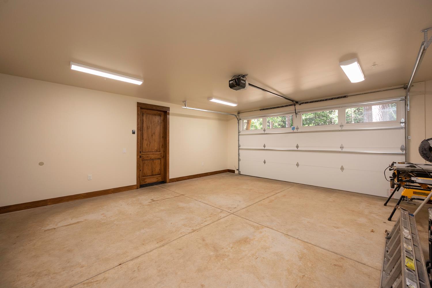 2044 Douglas Drive