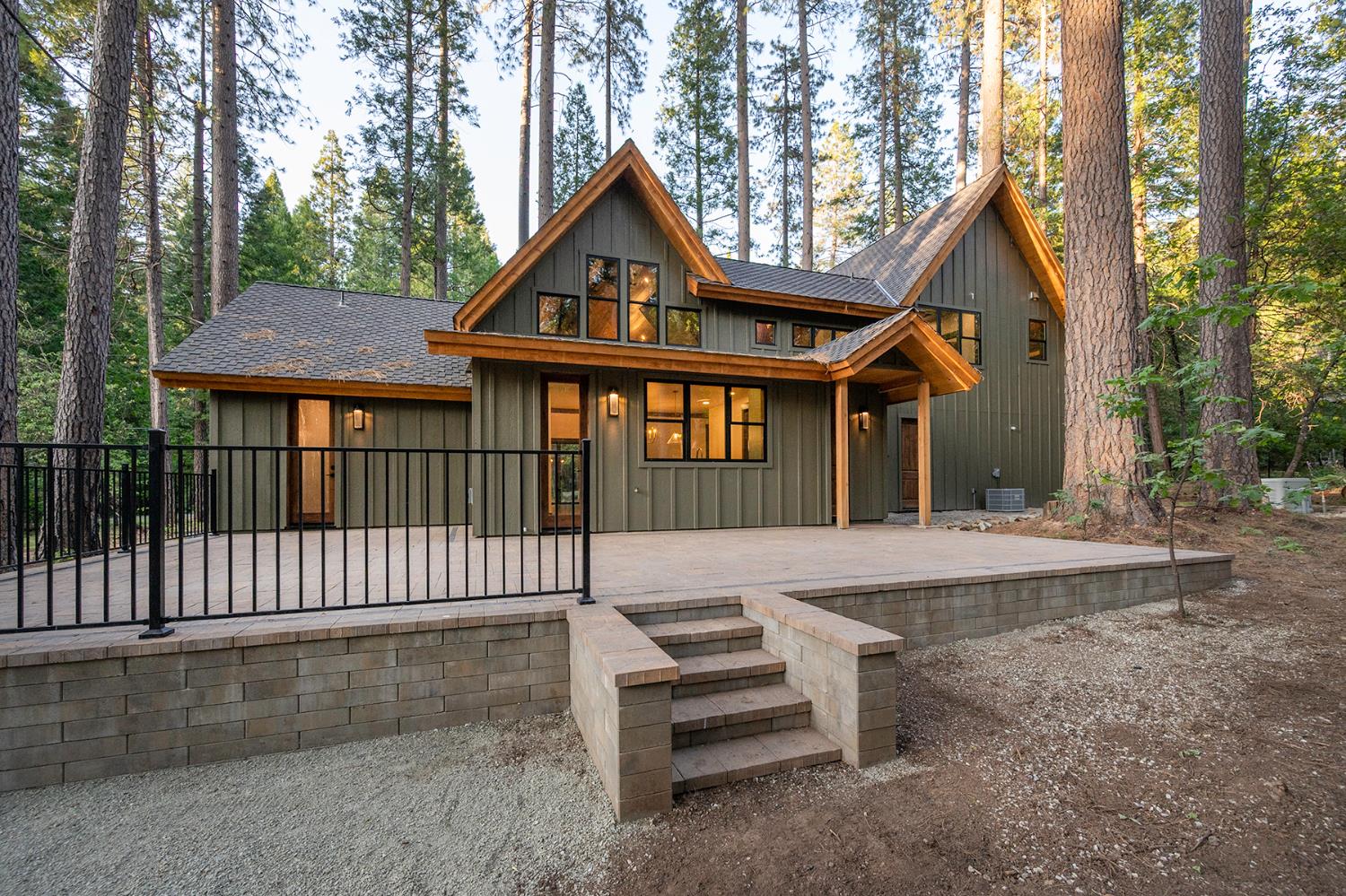 2044 Douglas Drive