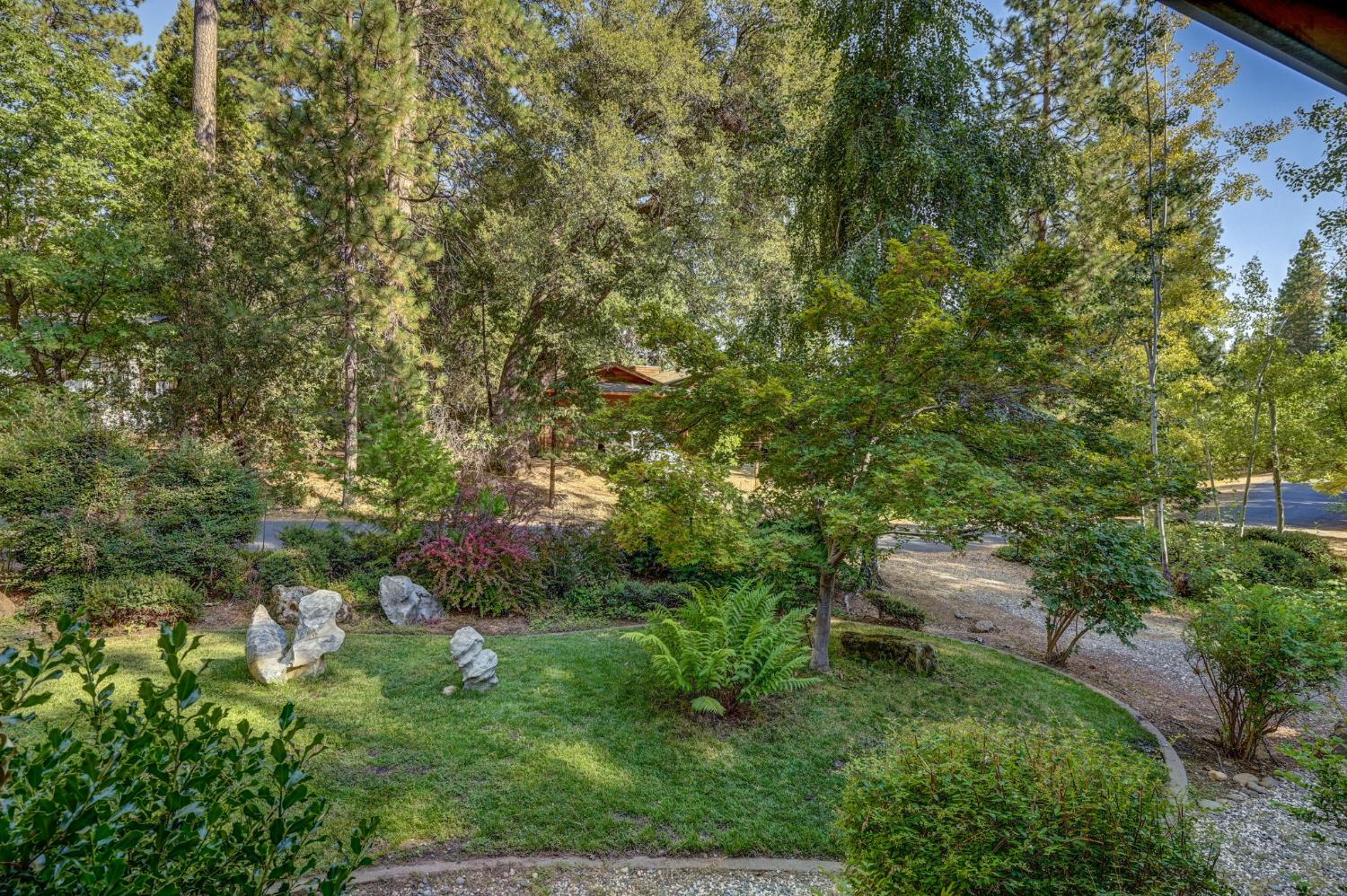 5590 Silver Saddle Court