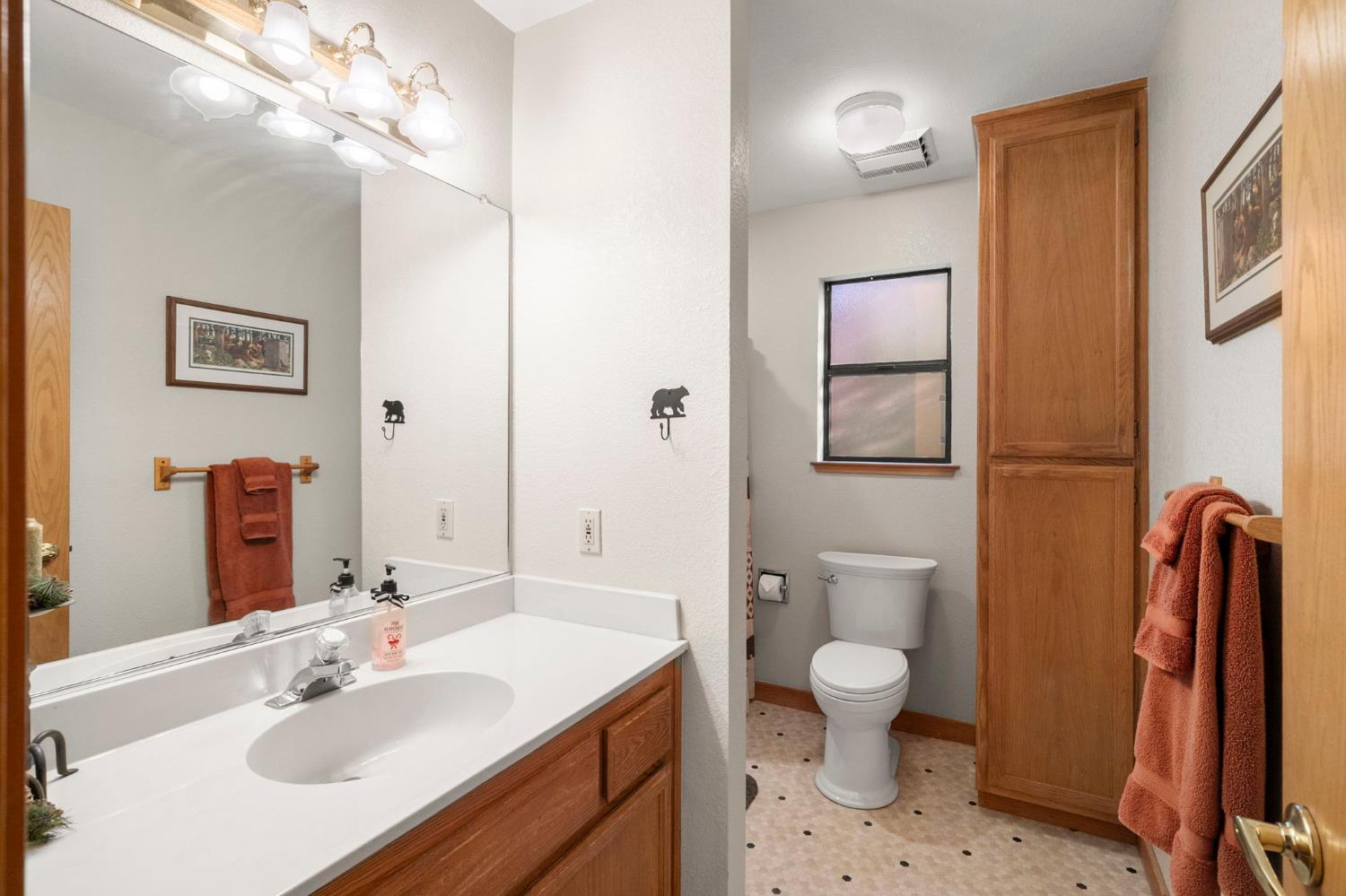 5590 Silver Saddle Court