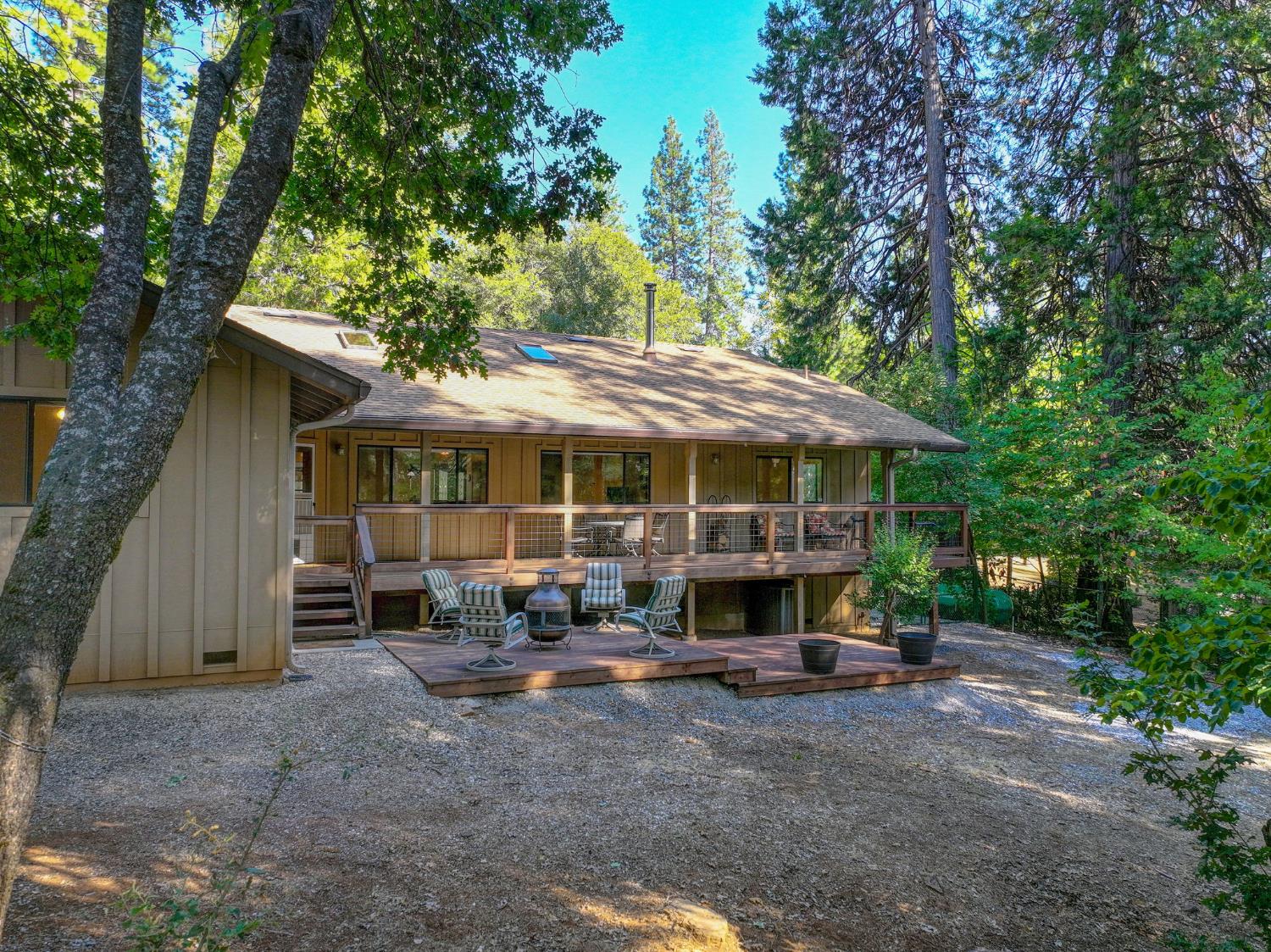5590 Silver Saddle Court