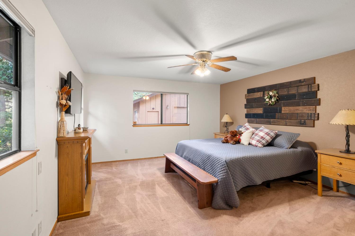 5590 Silver Saddle Court