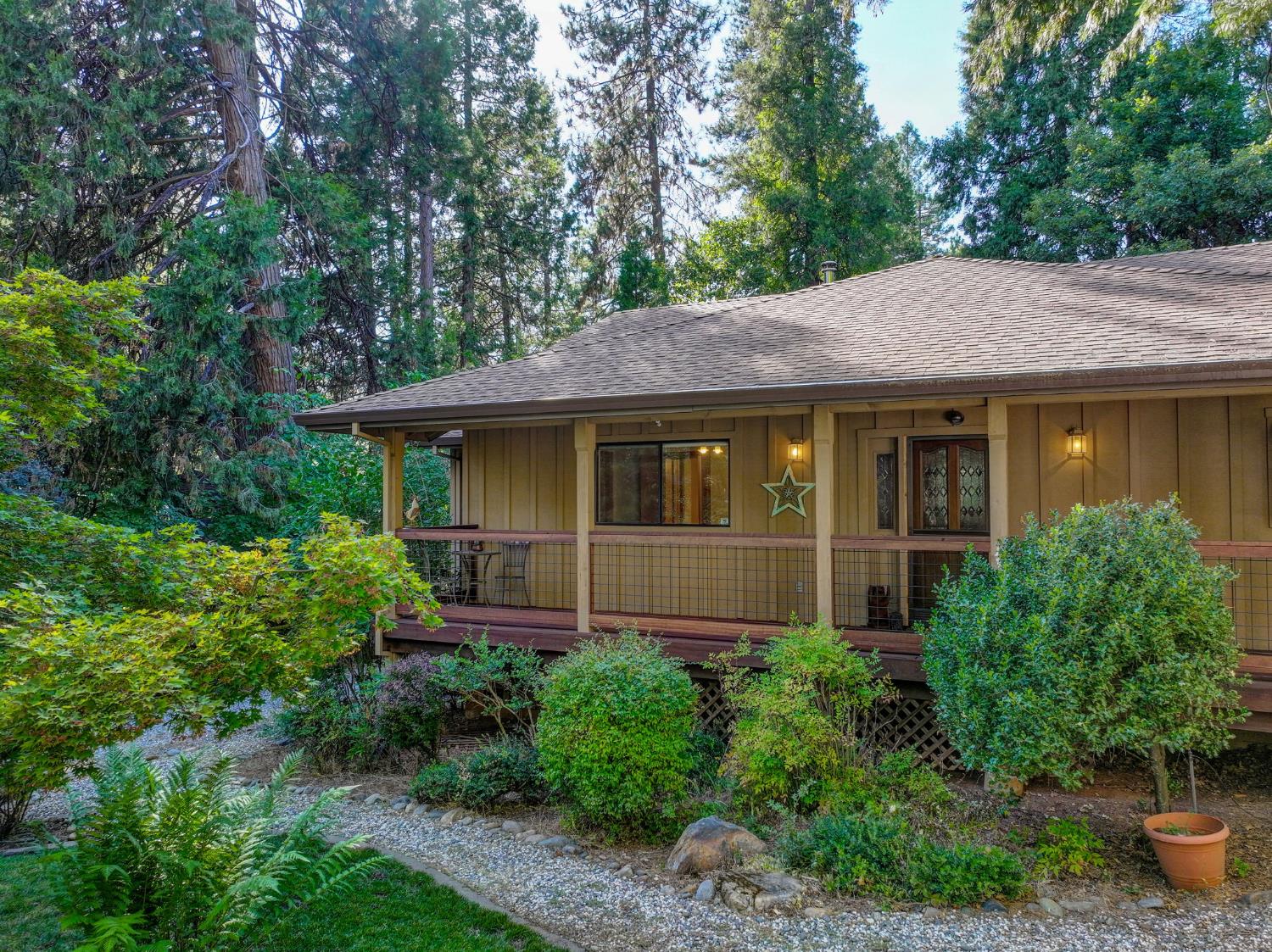 5590 Silver Saddle Court