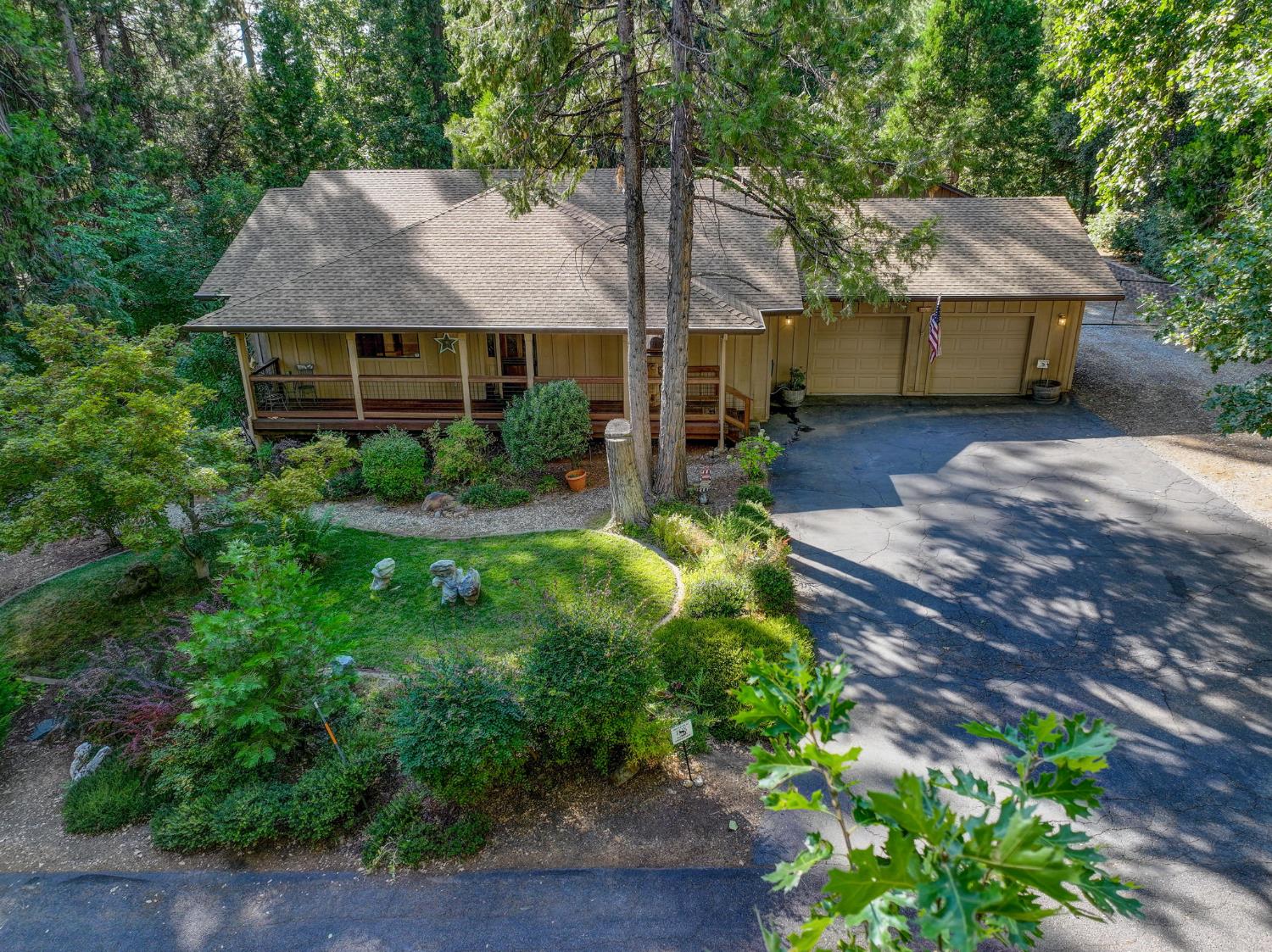 5590 Silver Saddle Court