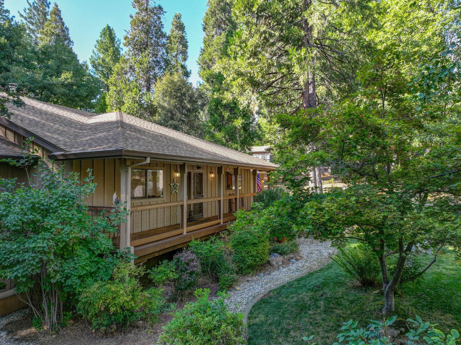 5590 Silver Saddle Court