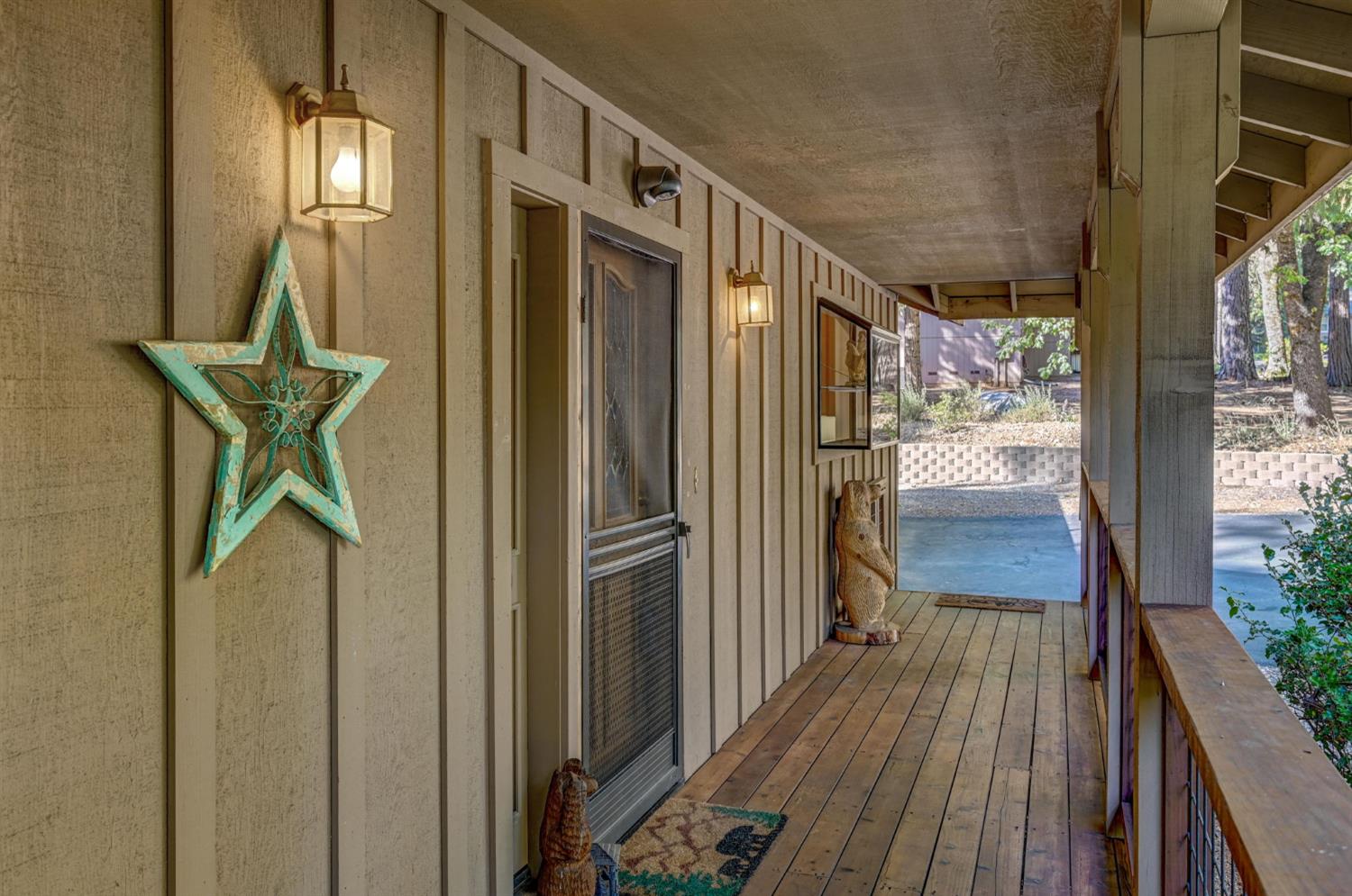 5590 Silver Saddle Court