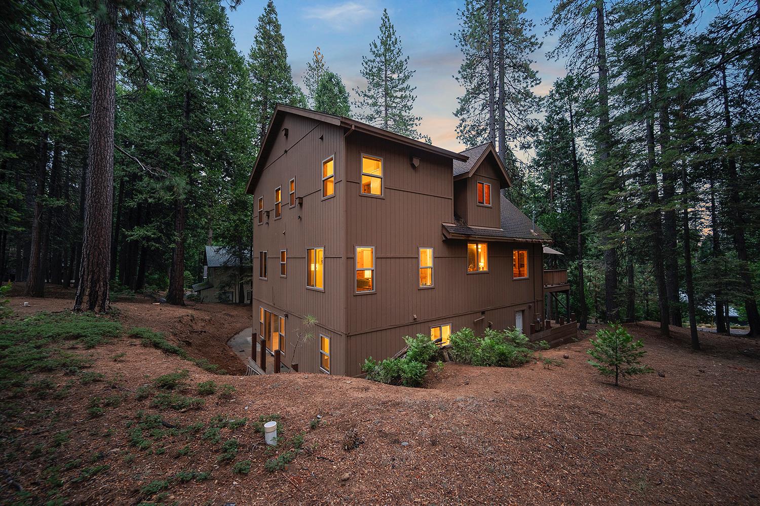 1915 Stanislaus Drive