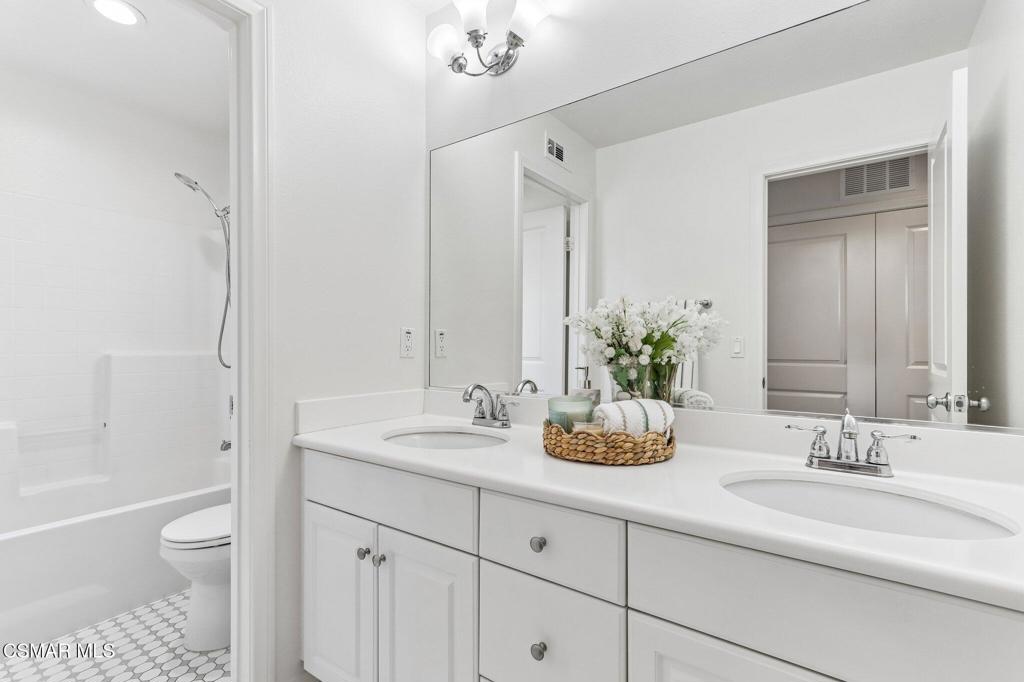 2922 Encina Lane
