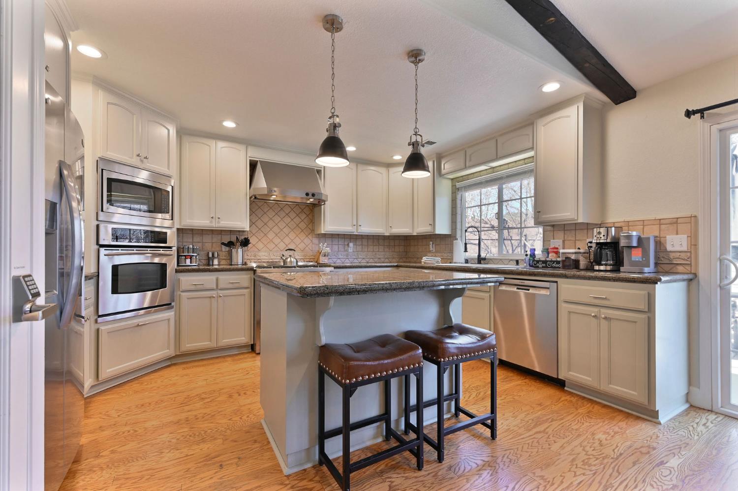 333 Oak Tree Circle