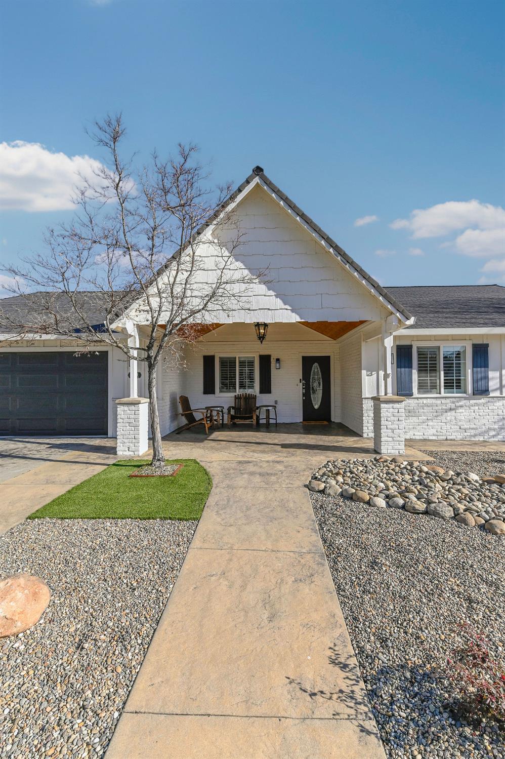 333 Oak Tree Circle