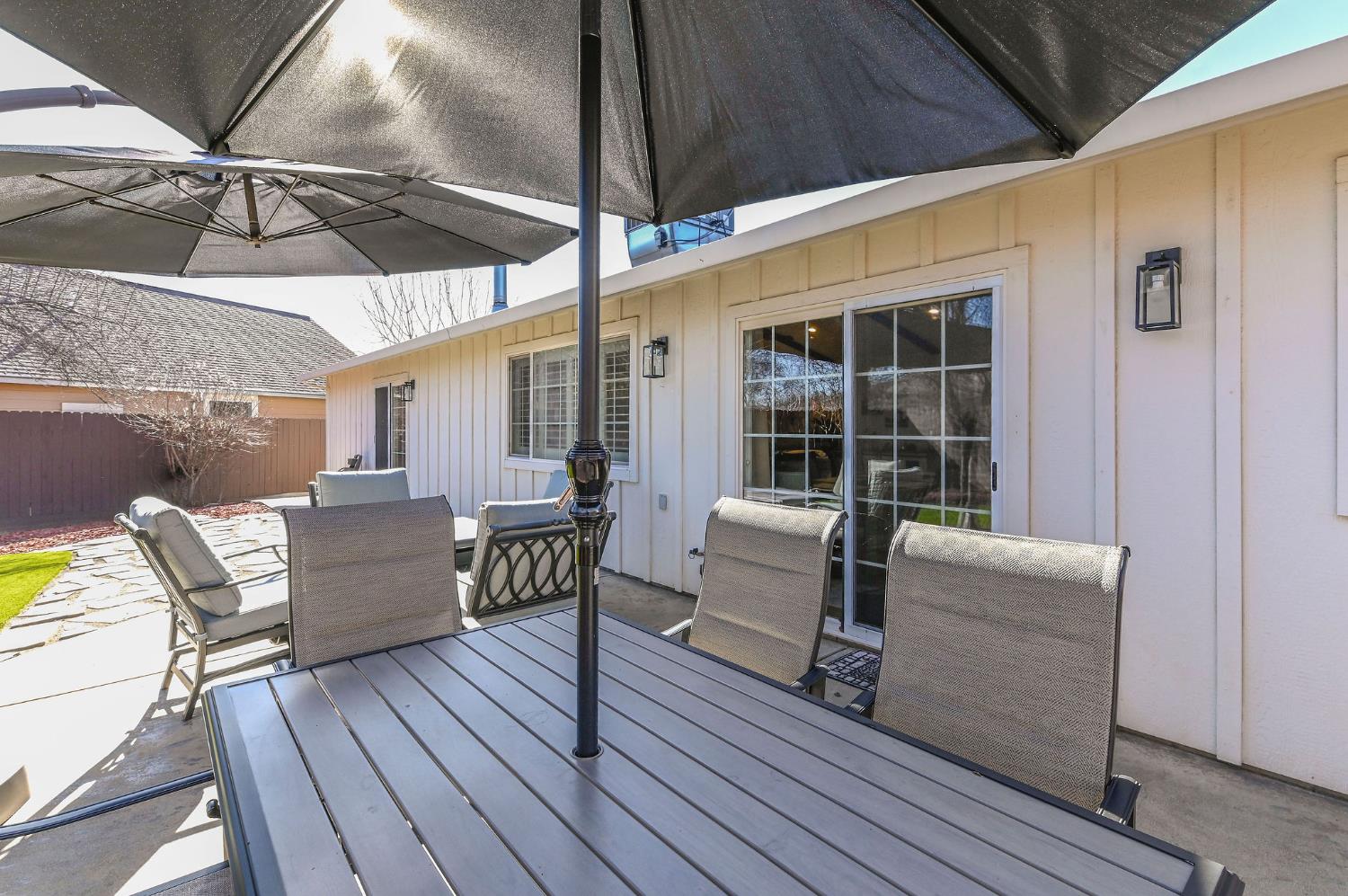 333 Oak Tree Circle
